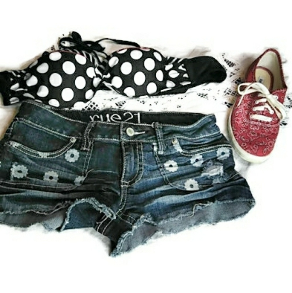 RUE 21 Distressed Denis Daisy Print Stretch Shorts